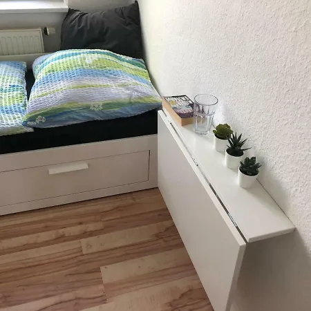 Kleines Z. Ubernachtung, Tv, Bett 1 Person Appartement