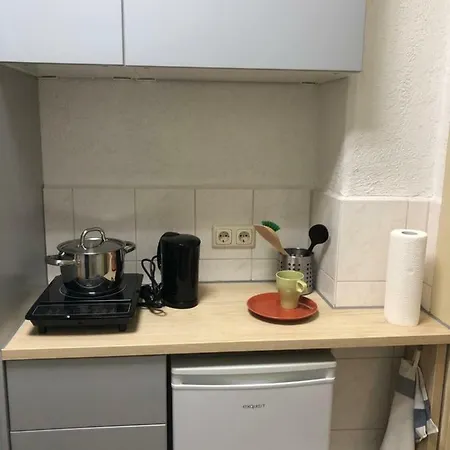 Kleines Z. Ubernachtung, Tv, Bett 1 Person Appartement *