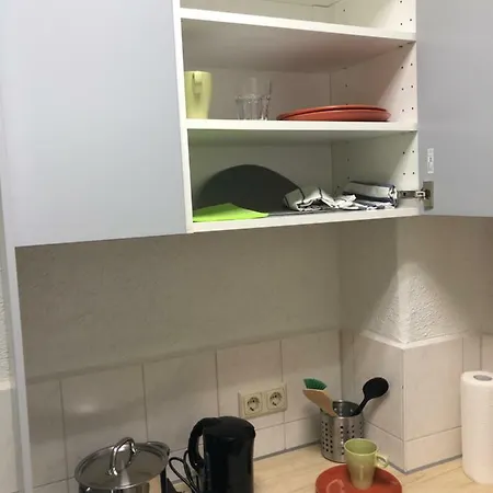 Kleines Z. Ubernachtung, Tv, Bett 1 Person Appartement