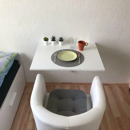 Appartement Kleines Z. Ubernachtung, Tv, Bett 1 Person